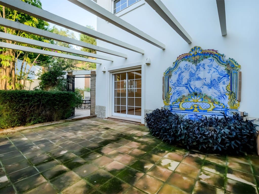 6 sovrum Villa till salu i La Quinta med pool garage - 3 500 000 € (Ref: 8960074)