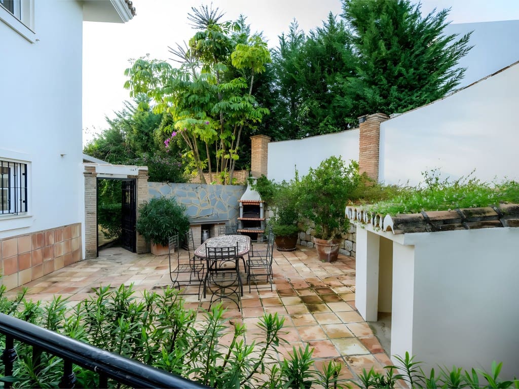 6 sovrum Villa till salu i La Quinta med pool garage - 3 500 000 € (Ref: 8960074)