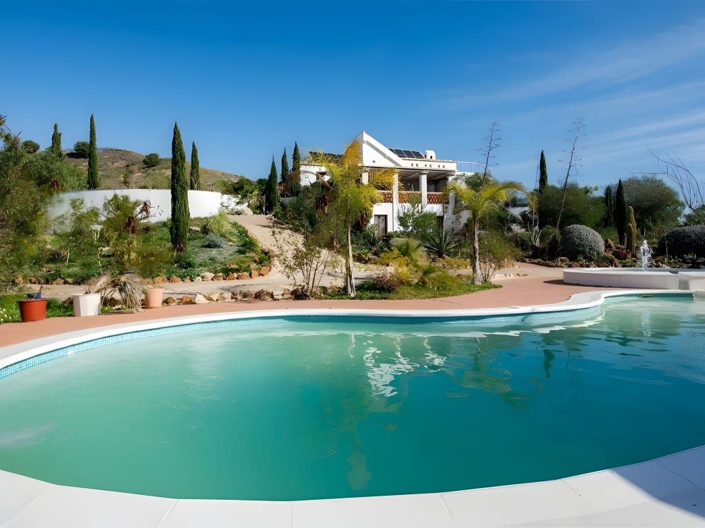 5 sypialnia Finka/Dom wiejski na sprzedaż w Lanjaron z basenem garażem - 2 695 000 € (Ref: 8964235)