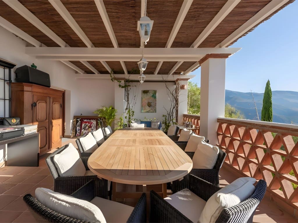 5 sypialnia Finka/Dom wiejski na sprzedaż w Lanjaron z basenem garażem - 2 695 000 € (Ref: 8964235)