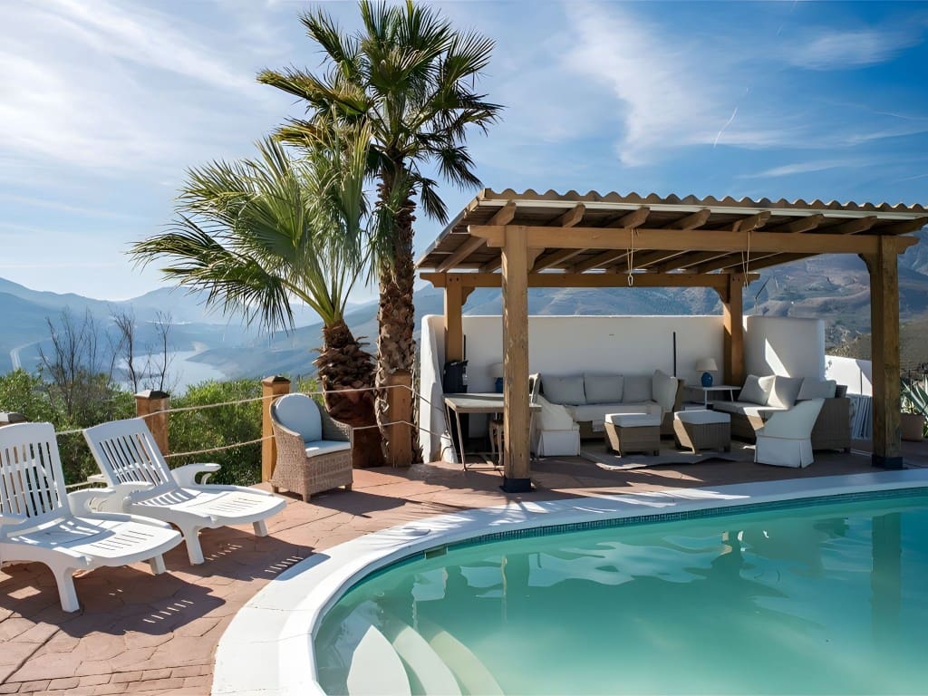 5 sypialnia Finka/Dom wiejski na sprzedaż w Lanjaron z basenem garażem - 2 695 000 € (Ref: 8964235)