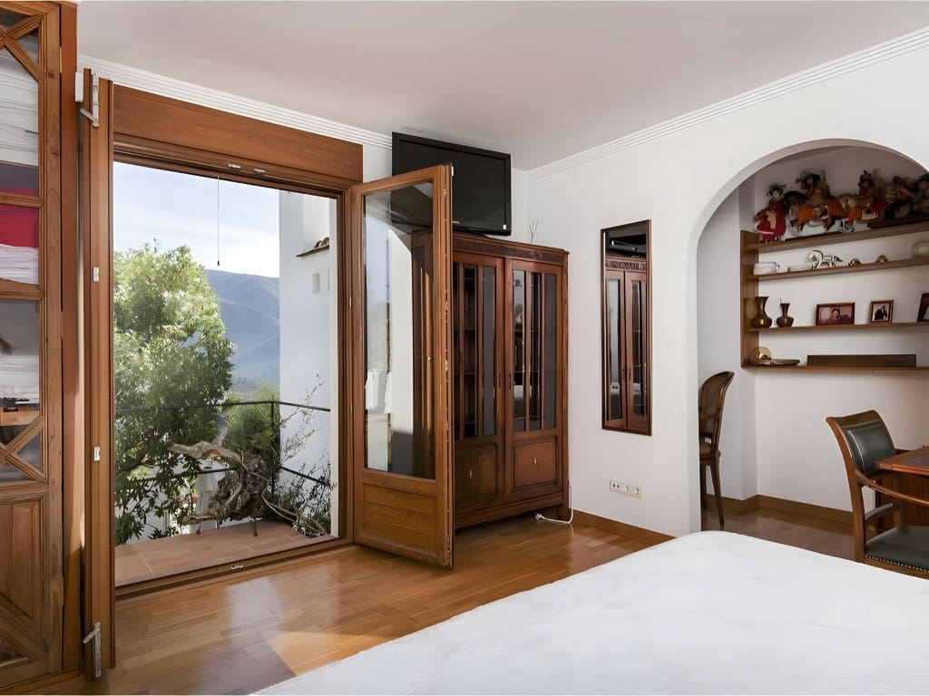 5 sypialnia Finka/Dom wiejski na sprzedaż w Lanjaron z basenem garażem - 2 695 000 € (Ref: 8964235)