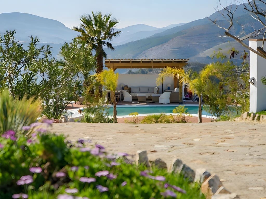 5 sypialnia Finka/Dom wiejski na sprzedaż w Lanjaron z basenem garażem - 2 695 000 € (Ref: 8964235)