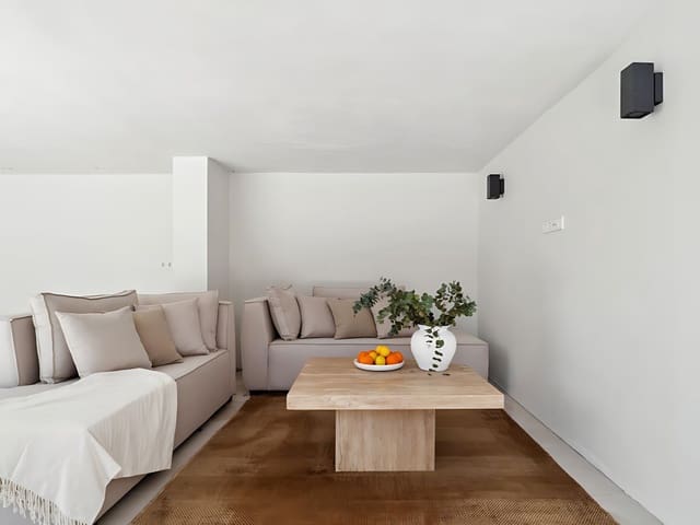 5 slaapkamer Villa te koop in Nueva Andalucia, Marbella met zwembad - € 2.495.000 (Ref: 8975862)