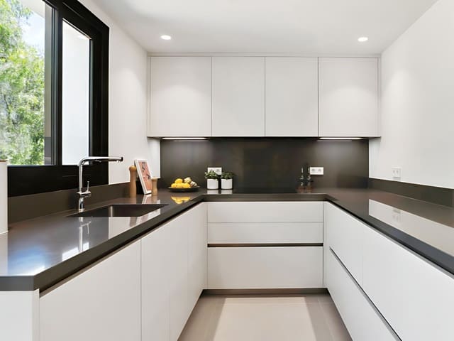 5 slaapkamer Villa te koop in Nueva Andalucia, Marbella met zwembad - € 2.495.000 (Ref: 8975862)