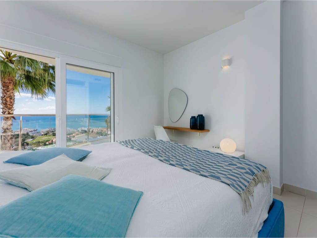 2 bedroom Apartment for sale in Benalmadena with pool garage - € 640,000 (Ref: 8981409)