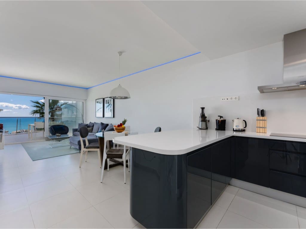 2 bedroom Apartment for sale in Benalmadena with pool garage - € 640,000 (Ref: 8981409)