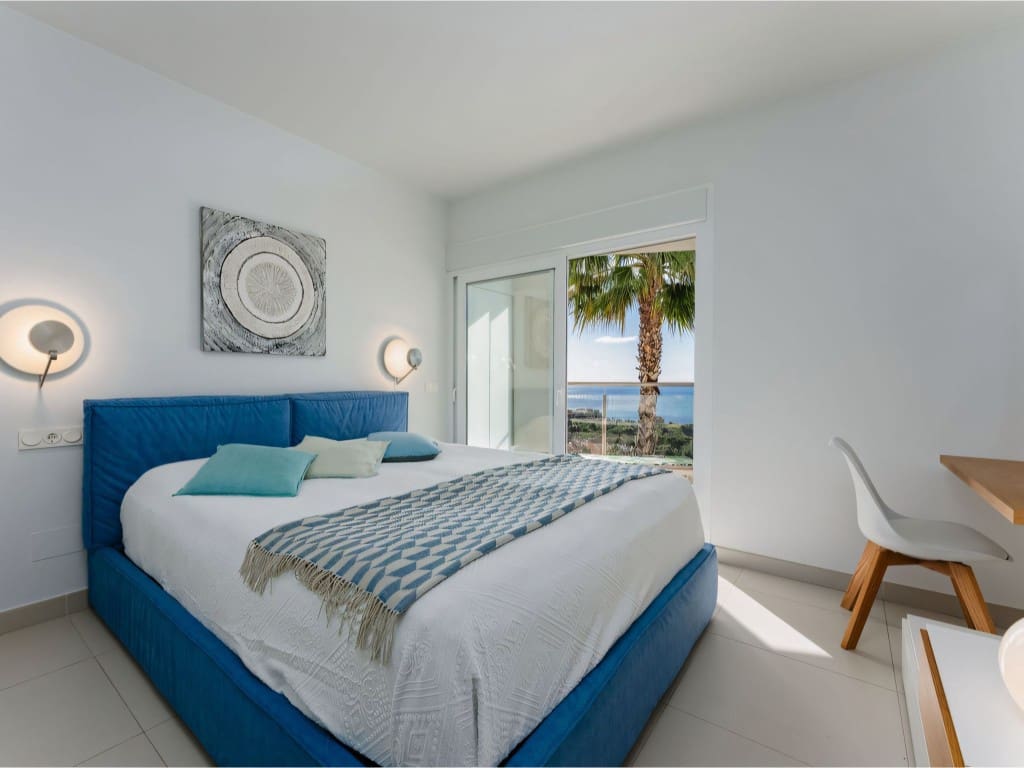 2 bedroom Apartment for sale in Benalmadena with pool garage - € 640,000 (Ref: 8981409)