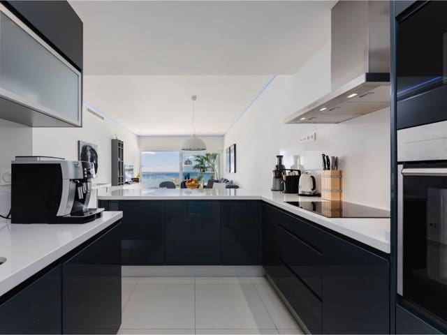 2 slaapkamer Appartement te koop in Benalmádena met zwembad garage - € 640.000 (Ref: 8981409)