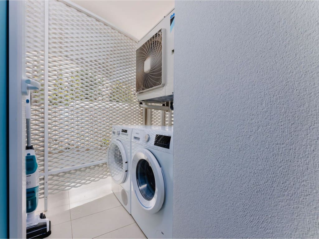 2 bedroom Apartment for sale in Benalmadena with pool garage - € 640,000 (Ref: 8981409)