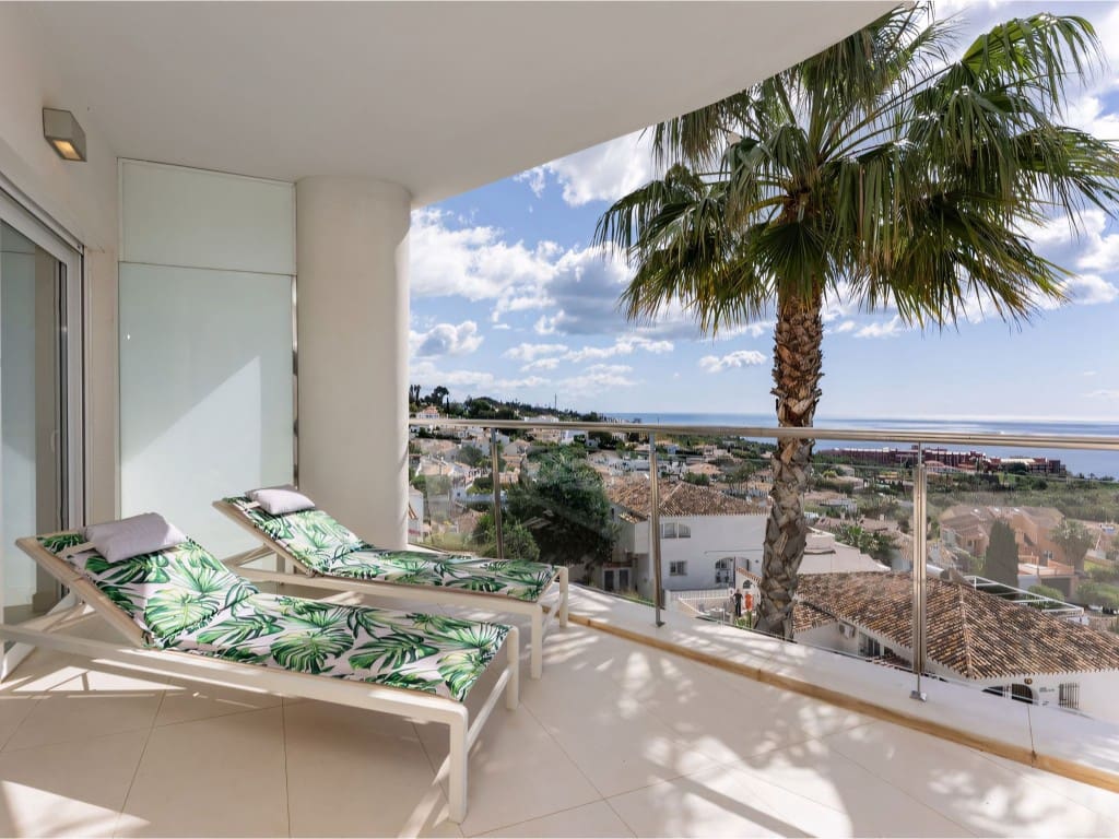 2 bedroom Apartment for sale in Benalmadena with pool garage - € 640,000 (Ref: 8981409)