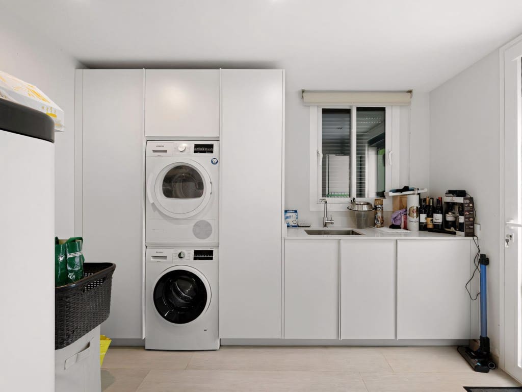 5 slaapkamer Villa te koop in Nueva Andalucia met zwembad garage - € 2.795.000 (Ref: 8985545)