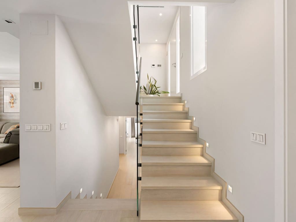 5 slaapkamer Villa te koop in Nueva Andalucia met zwembad garage - € 2.795.000 (Ref: 8985545)