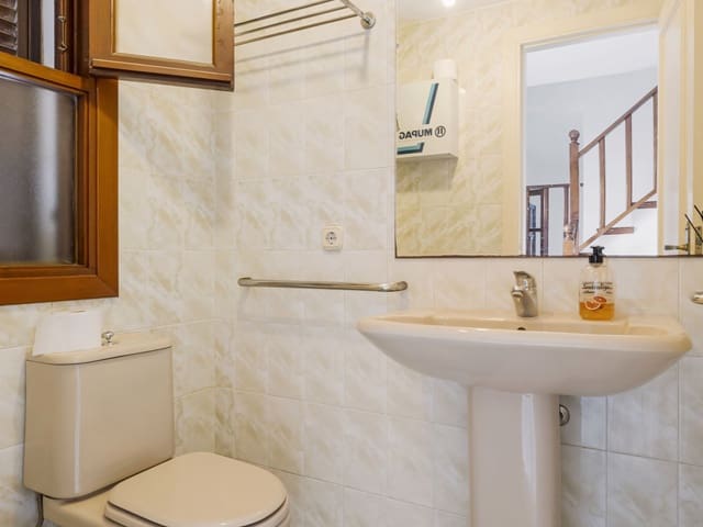 2 slaapkamer Huis te koop in Estepona - € 495.000 (Ref: 8996521)