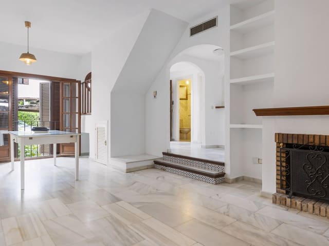 2 slaapkamer Huis te koop in Estepona - € 495.000 (Ref: 8996521)