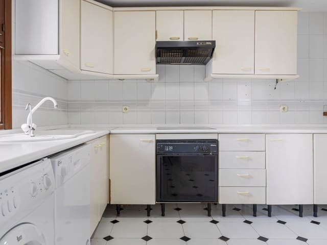 2 slaapkamer Huis te koop in Estepona - € 495.000 (Ref: 8996521)