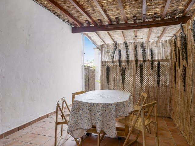 2 slaapkamer Huis te koop in Estepona - € 495.000 (Ref: 8996521)