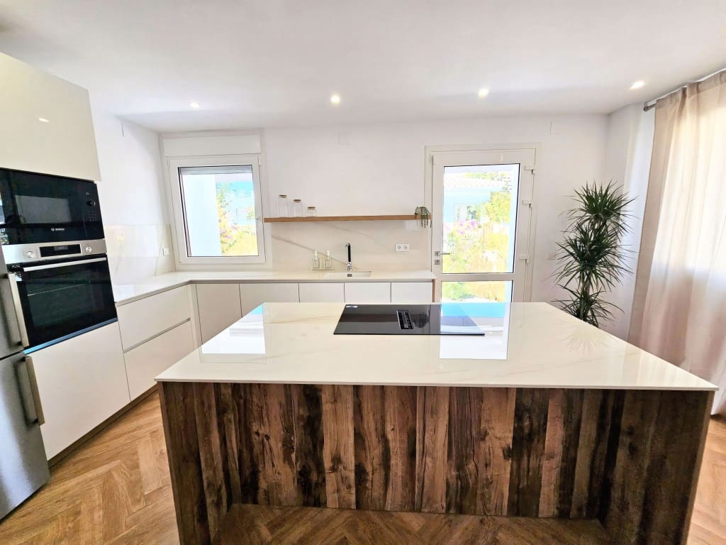 5 chambre Villa/Maison à vendre à La Cala de Mijas avec piscine garage - 1 590 000 € (Ref: 8998291)