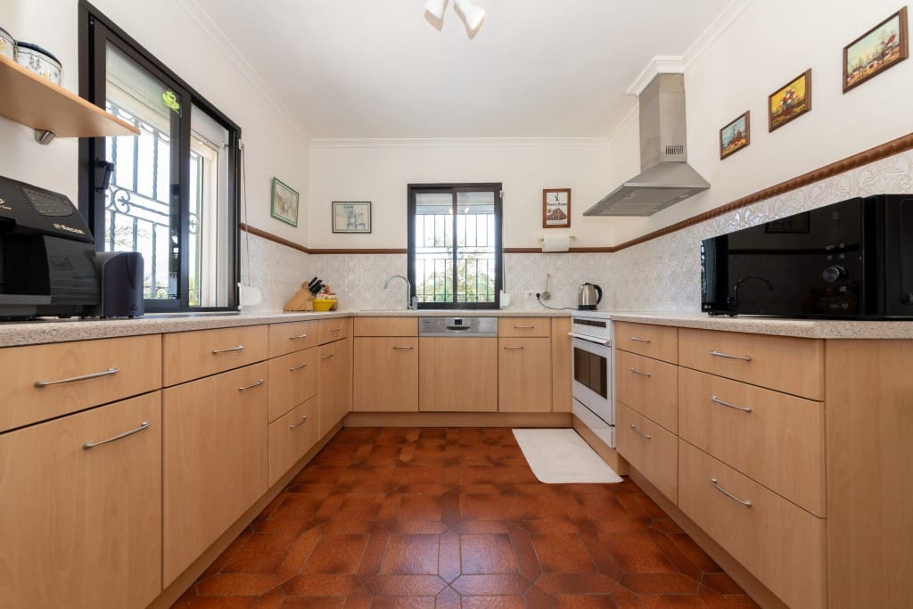 3 quarto Moradia para venda em Entrerrios com piscina garagem - 950 000 € (Ref: 8998292)