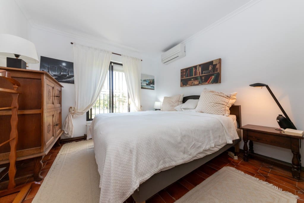 3 quarto Moradia para venda em Entrerrios com piscina garagem - 950 000 € (Ref: 8998292)