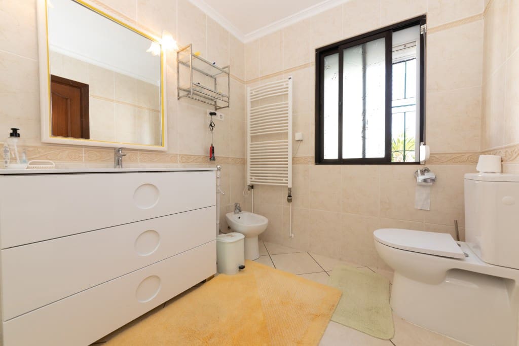 3 quarto Moradia para venda em Entrerrios com piscina garagem - 950 000 € (Ref: 8998292)