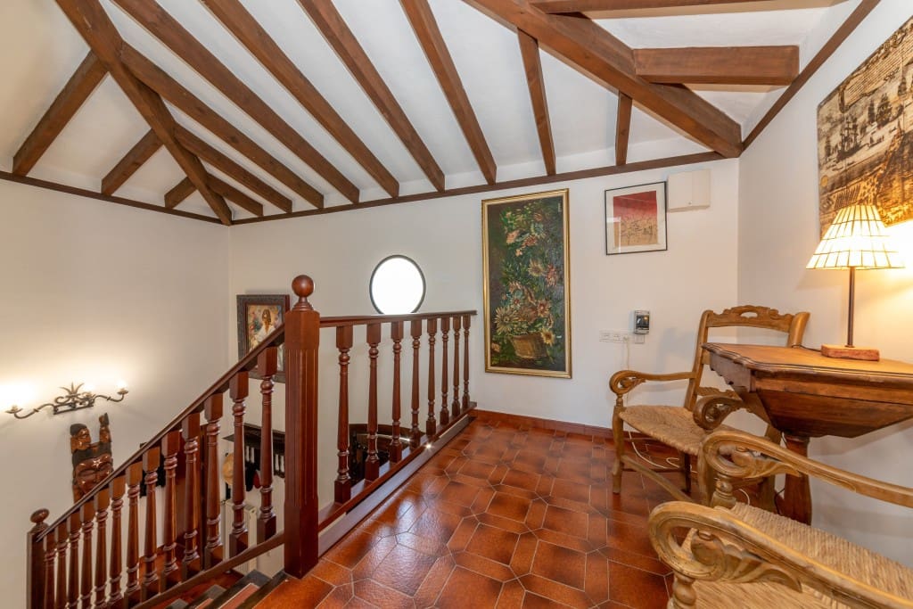 3 quarto Moradia para venda em Entrerrios com piscina garagem - 950 000 € (Ref: 8998292)