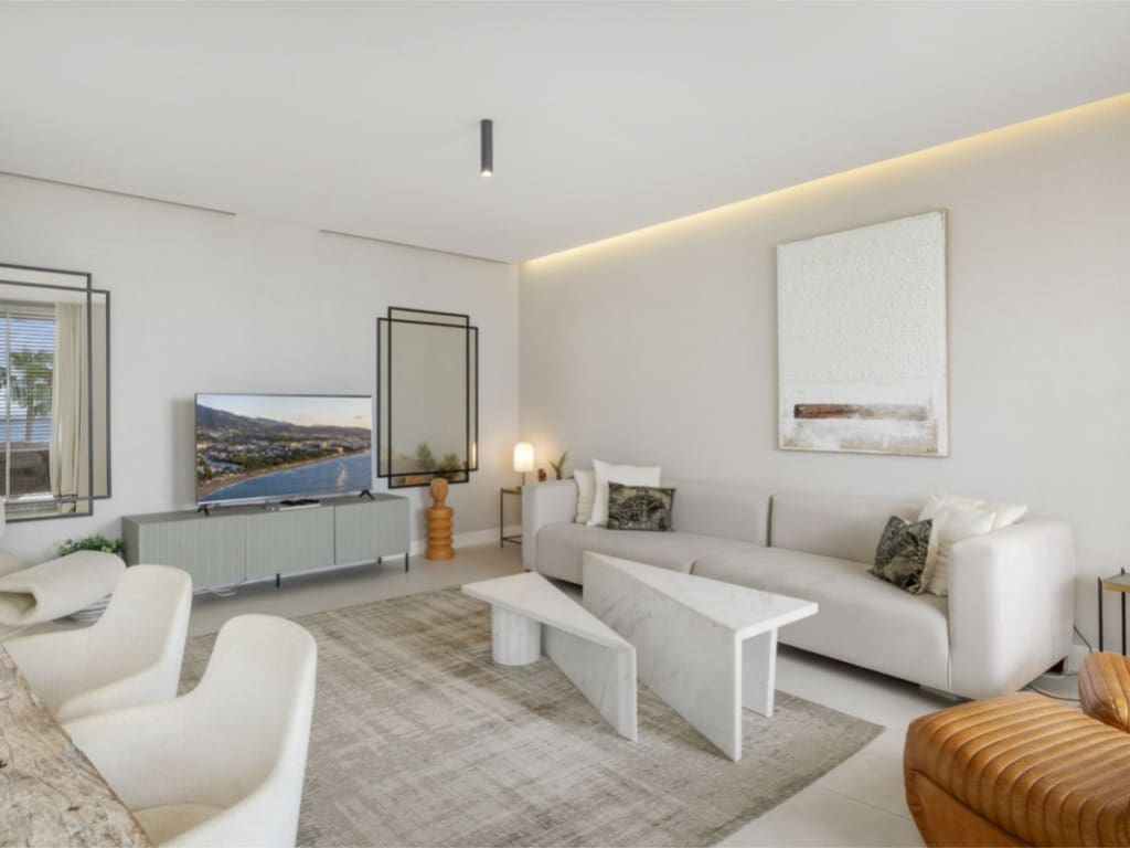 3 Zimmer Apartment zu verkaufen in Estepona mit Pool Garage - 1.145.000 € (Ref: 9002870)