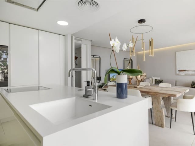 3 Zimmer Apartment zu verkaufen in Estepona mit Pool Garage - 1.145.000 € (Ref: 9002870)