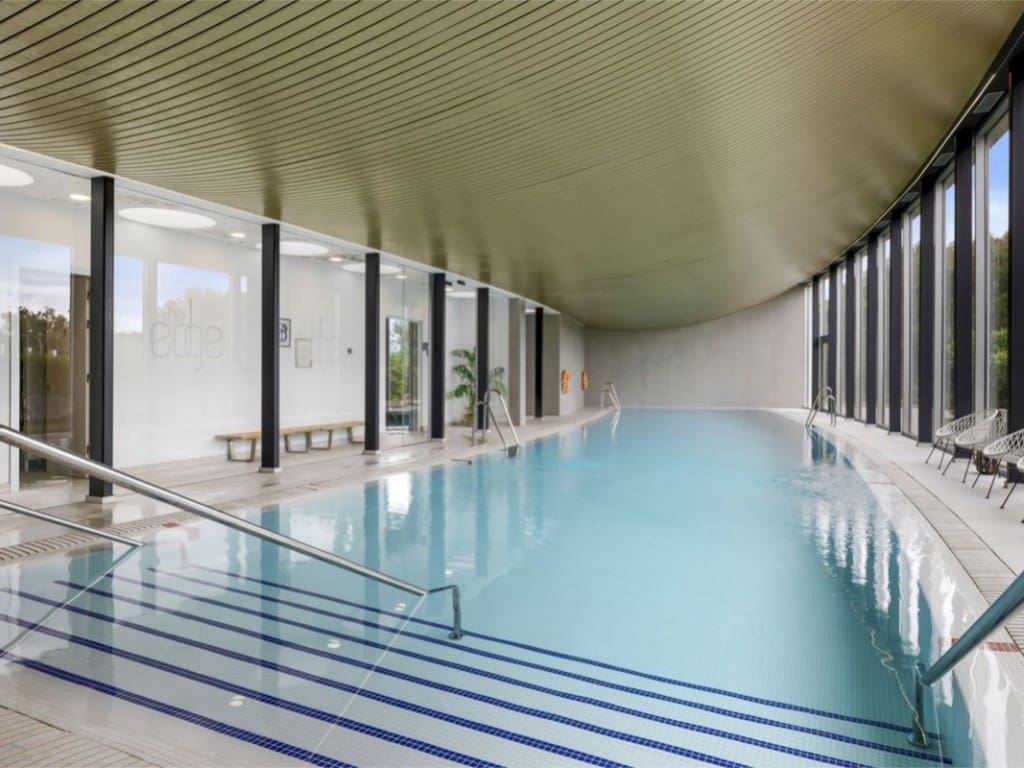 3 Zimmer Apartment zu verkaufen in Estepona mit Pool Garage - 1.145.000 € (Ref: 9002870)