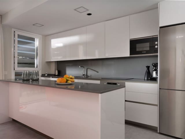 3 chambre Appartement à vendre à La Cala de Mijas, Mijas avec piscine garage - 649 000 € (Ref: 9008944)