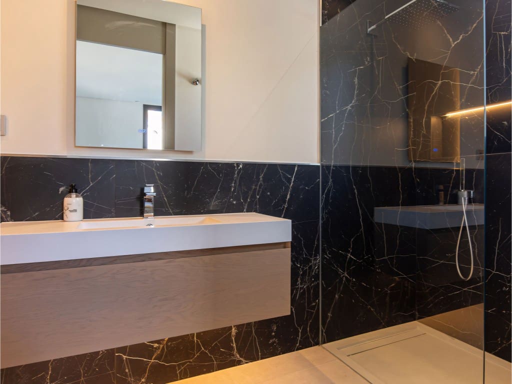 6 Zimmer Villa zu verkaufen in La Quinta mit Pool Garage - 4.695.000 € (Ref: 9012365)