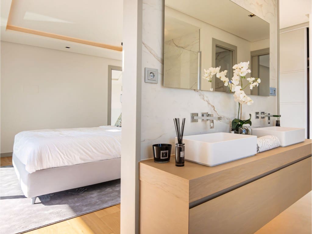 6 Zimmer Villa zu verkaufen in La Quinta mit Pool Garage - 4.695.000 € (Ref: 9012365)