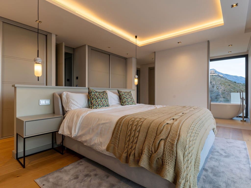 6 Zimmer Villa zu verkaufen in La Quinta mit Pool Garage - 4.695.000 € (Ref: 9012365)