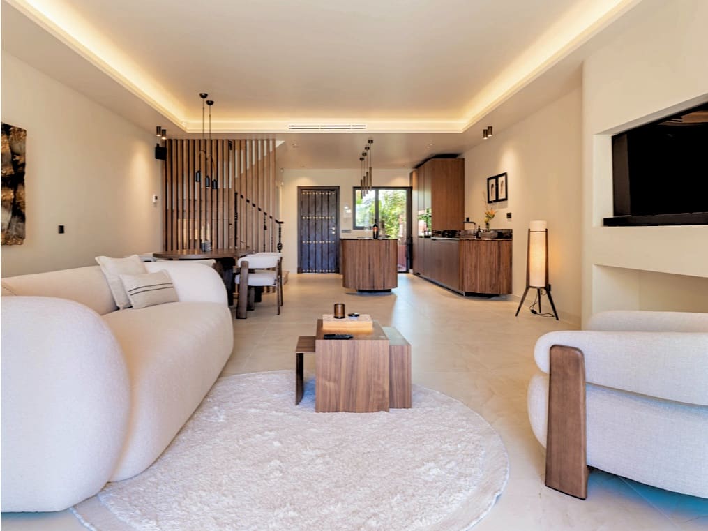 4 makuuhuone Omakotitalo myytävänä paikassa Golden Mile mukana uima-altaan 
autotalli - 1 995 000 € (Ref: 9012366)