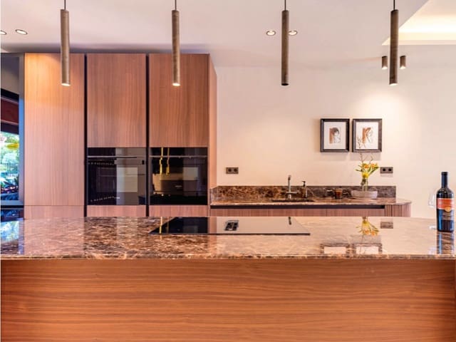 4 chambre Maison de Ville à vendre à Golden Mile, Marbella avec piscine garage - 1 995 000 € (Ref: 9012366)