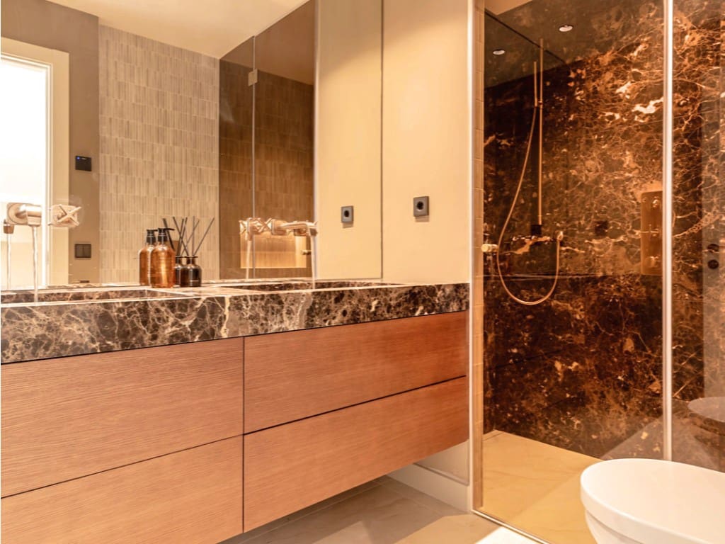 4 makuuhuone Omakotitalo myytävänä paikassa Golden Mile mukana uima-altaan 
autotalli - 1 995 000 € (Ref: 9012366)