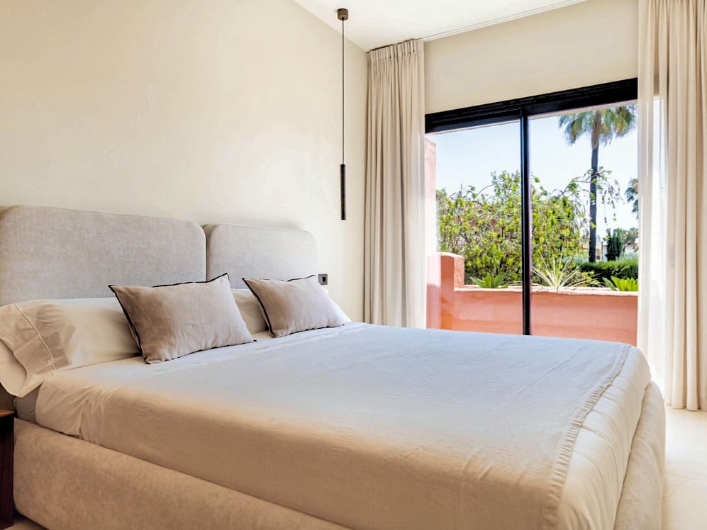 4 makuuhuone Omakotitalo myytävänä paikassa Golden Mile mukana uima-altaan 
autotalli - 1 995 000 € (Ref: 9012366)