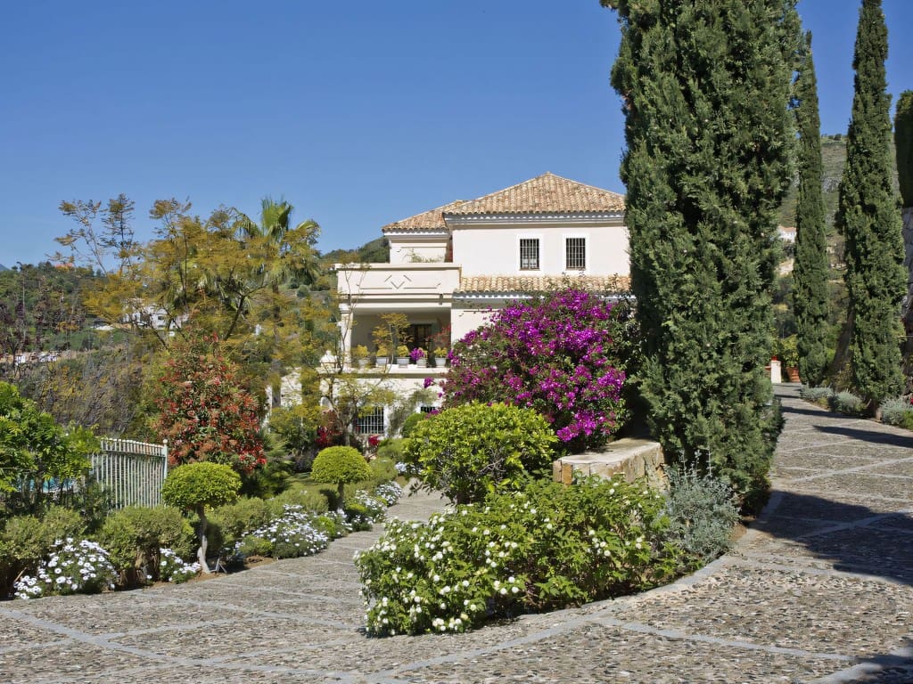 7 bedroom Villa for sale in Benahavis with pool garage - € 4,500,000 (Ref: 9023022)
