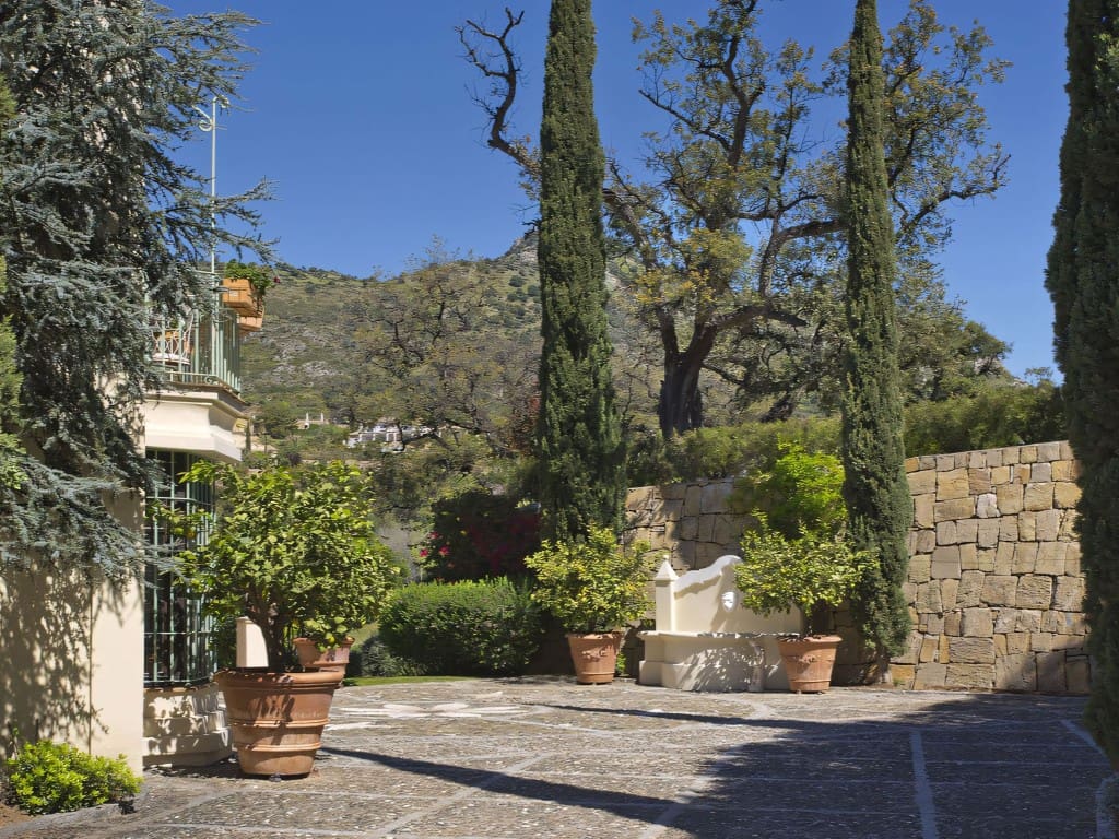 7 bedroom Villa for sale in Benahavis with pool garage - € 4,500,000 (Ref: 9023022)