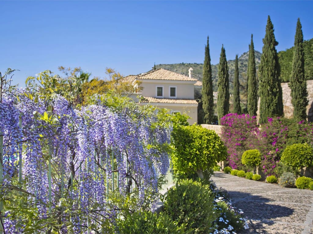 7 bedroom Villa for sale in Benahavis with pool garage - € 4,500,000 (Ref: 9023022)