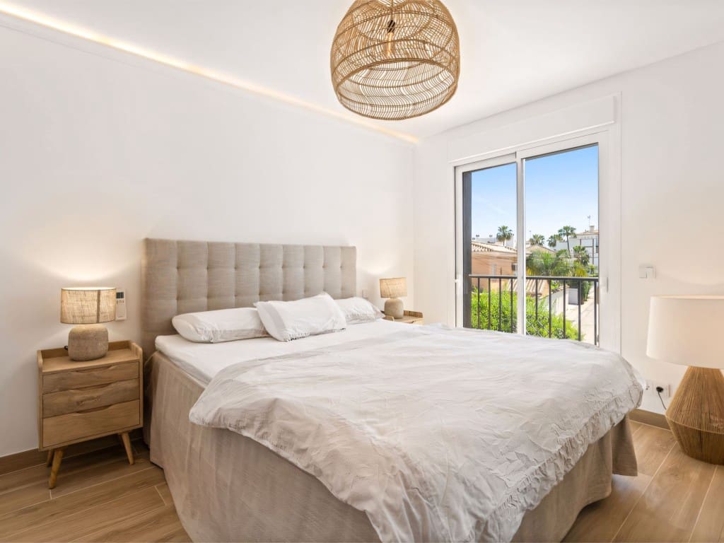 3 makuuhuone Omakotitalo myytävänä paikassa San Pedro de Alcantara mukana 
autotalli - 1 155 000 € (Ref: 9024498)