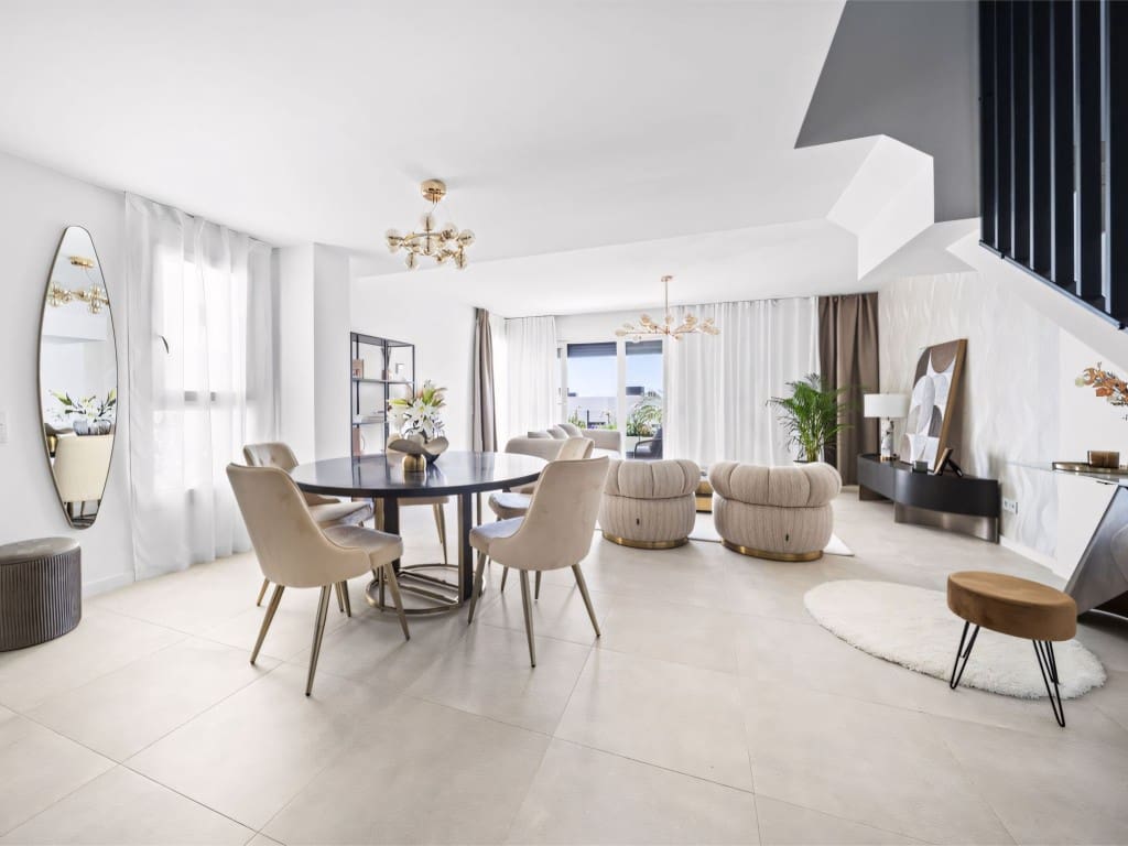 4 soveværelse Semi-Rækkehus til salg i La Cala de Mijas med swimmingpool garage - € 900.000 (Ref: 9026587)