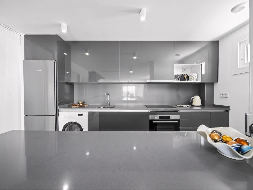 4 soveværelse Semi-Rækkehus til salg i La Cala de Mijas med swimmingpool garage - € 900.000 (Ref: 9026587)