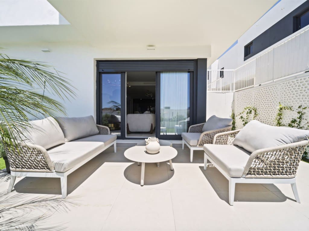 4 soveværelse Semi-Rækkehus til salg i La Cala de Mijas med swimmingpool garage - € 900.000 (Ref: 9026587)