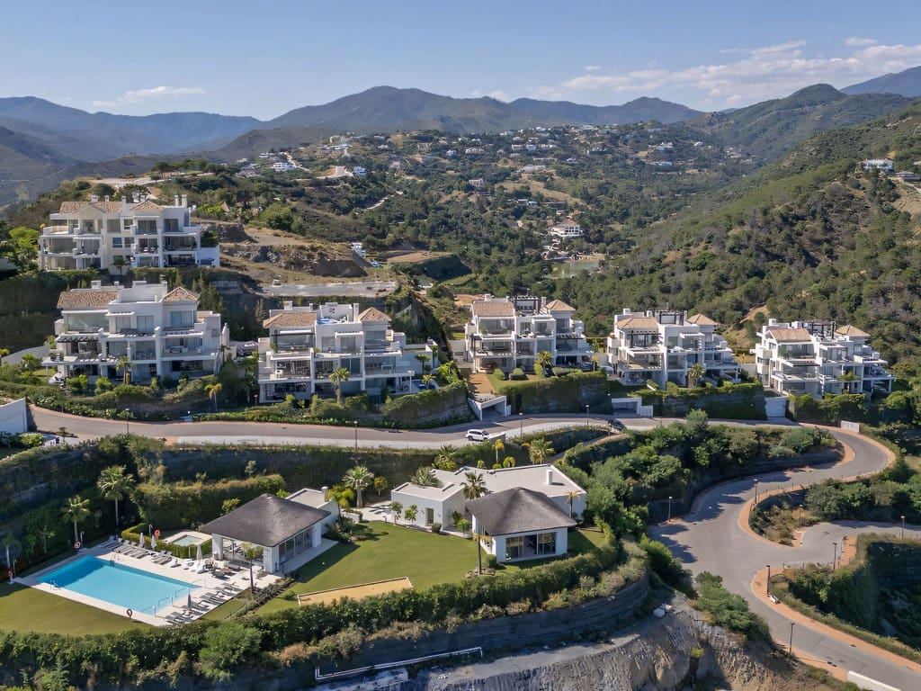 3 slaapkamer Appartement te koop in Benahavis met zwembad garage - € 945.000 (Ref: 9034369)