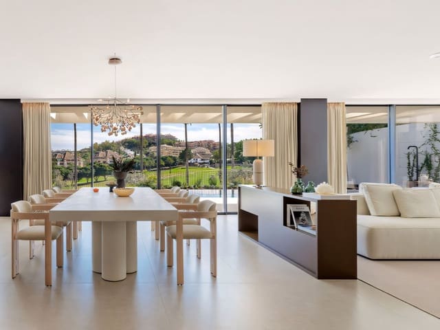 Chalet de 4 habitaciones en Nueva Andalucia, Marbella en venta con piscina garaje - 5.975.000 € (Ref: 9037982)