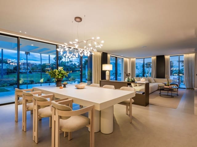 Chalet de 4 habitaciones en Nueva Andalucia, Marbella en venta con piscina garaje - 5.975.000 € (Ref: 9037982)