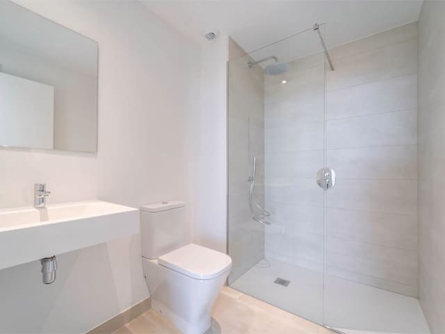 2 soverom Leilighet til salgs i Fuengirola med svømmebasseng garasje - € 449 000 (Ref: 9048545)