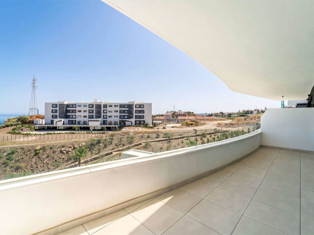 2 soverom Leilighet til salgs i Fuengirola med svømmebasseng garasje - € 449 000 (Ref: 9048545)