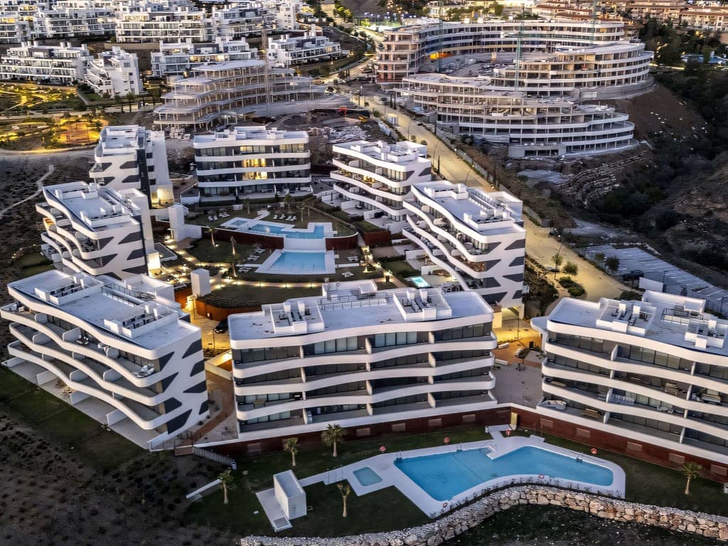 2 soverom Leilighet til salgs i Fuengirola med svømmebasseng garasje - € 449 000 (Ref: 9048545)